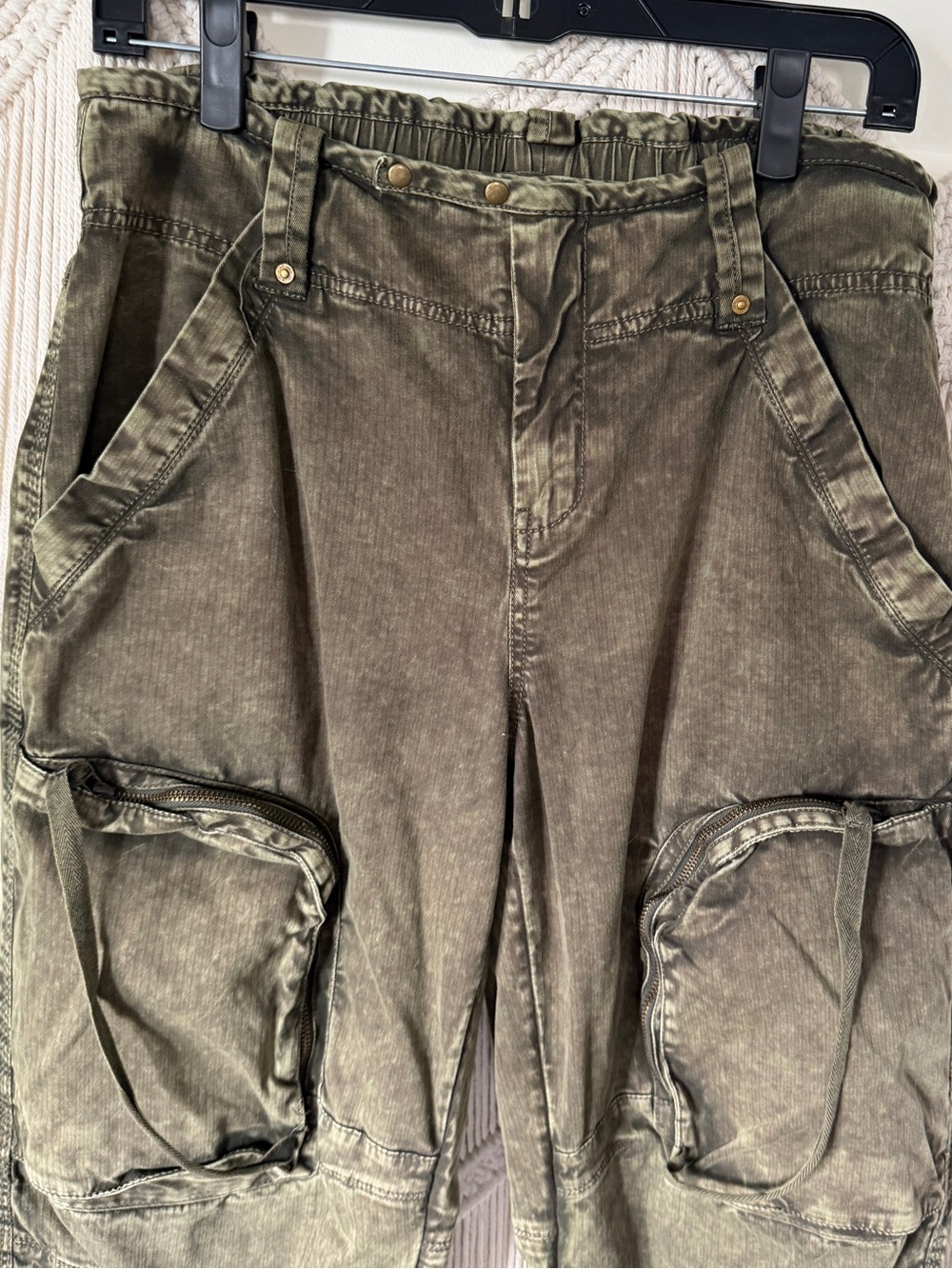 We the Free Can’t Compare Slouch Olive Green Mineral Washed Cargo Pant Utility S - Picture 5 of 16